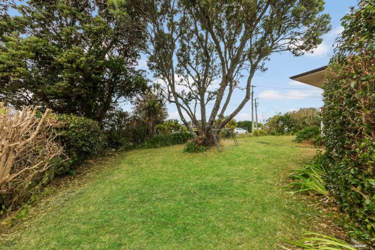 56 Tiroroa Avenue Te Atatu South_11