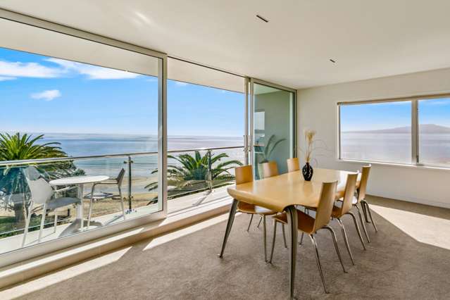Beachfront penthouse - Milford Beach