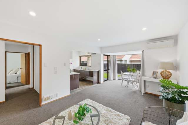 2/4 Broadbent Street Riccarton_1