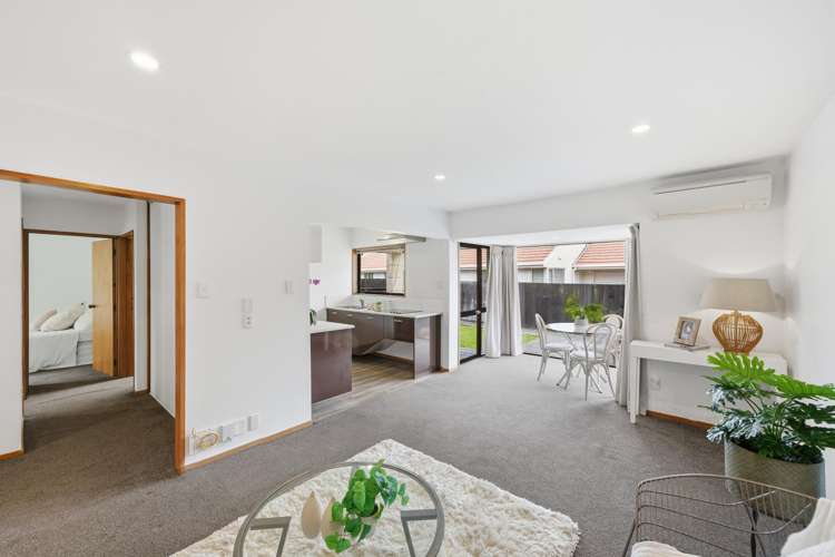 2/4 Broadbent Street Riccarton_1
