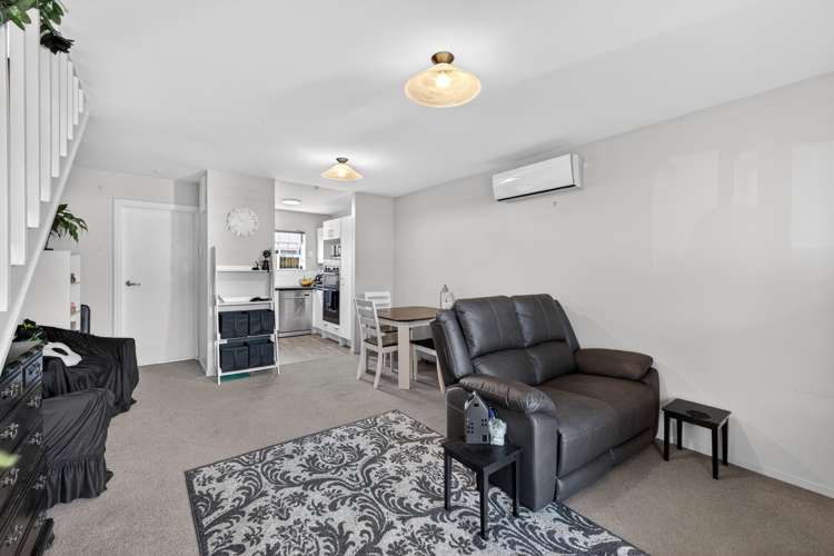 5/15 Buffon Street Waltham_6