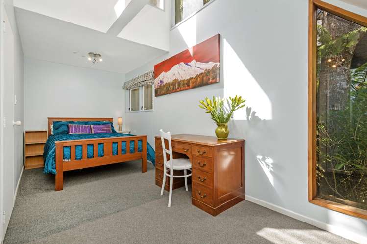 3A Whiorau Grove Lowry Bay_23