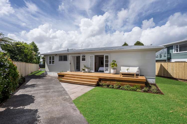 16 Brennan Avenue Te Atatu Peninsula_19