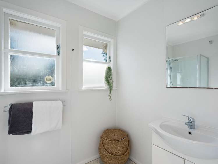 15 Hutchinson Avenue New Lynn_10