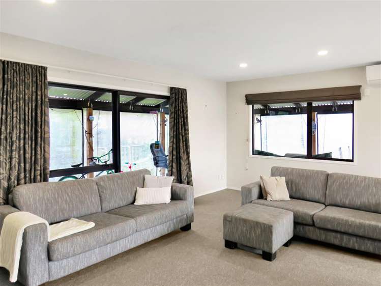 9A Holden Avenue Holdens Bay_5