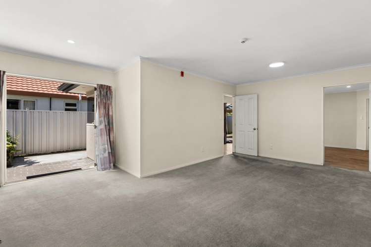 73 Kensington Drive Taradale_12