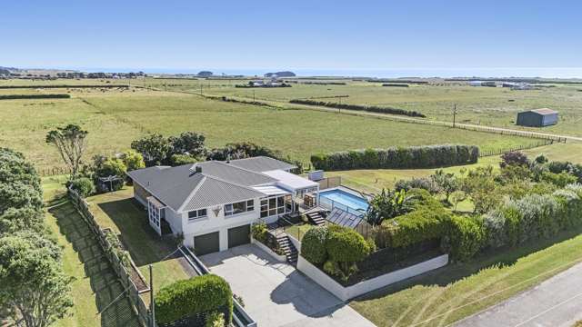 COASTAL LIFESTYLE LIKE NO OTHER