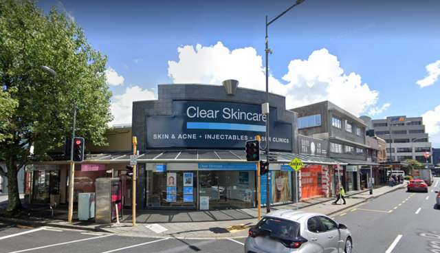 High exposure Newmarket retail space