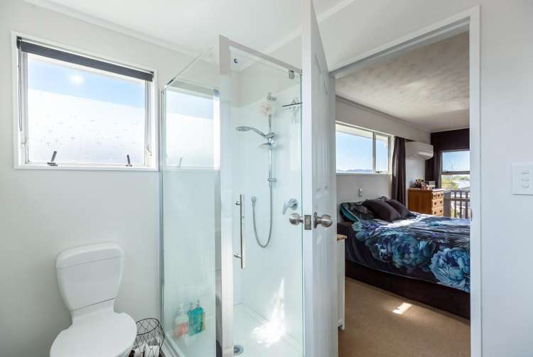 14 Harvard Grove Upper Hutt_23