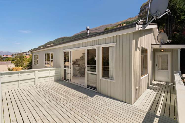 27 Avalon Crescent Fernhill/Sunshine Bay_11