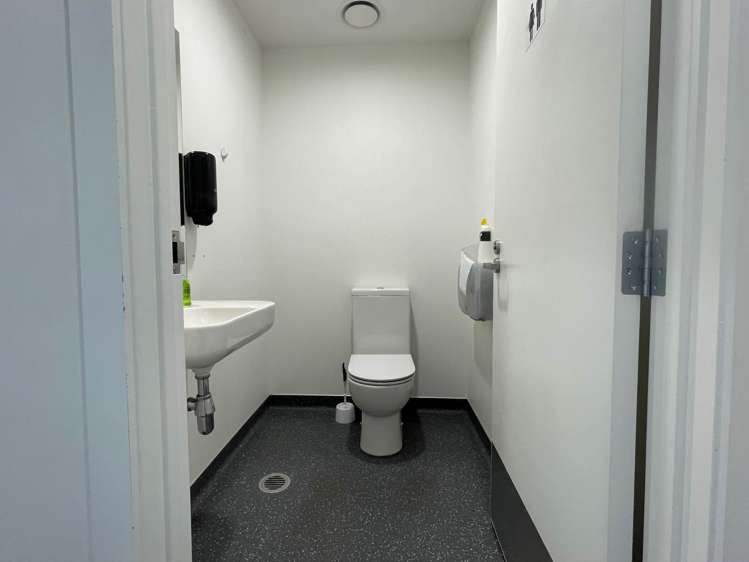 Unit 12/22 Highgate Parkway Silverdale_14