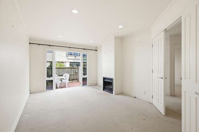 14/28 Hobson Street Thorndon_3