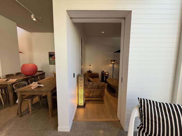 Shop 5/128 Hurstmere Road Takapuna_16