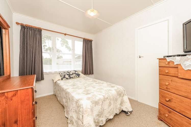 15 Ingleby Place Kelston_11