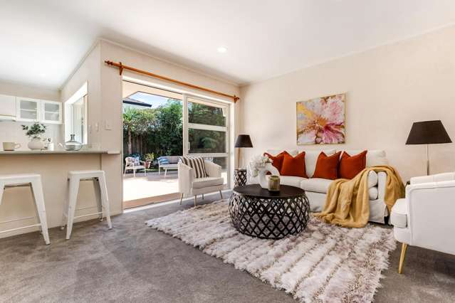 10 Stewart Gibson Place Manurewa_4