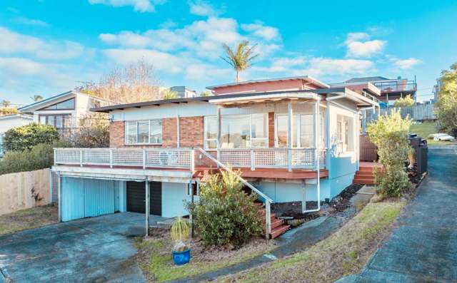 Rangi Zone! Fully Renovated! Stunning Sea Views!