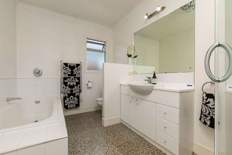 5 Steamer Place Greenhithe_14