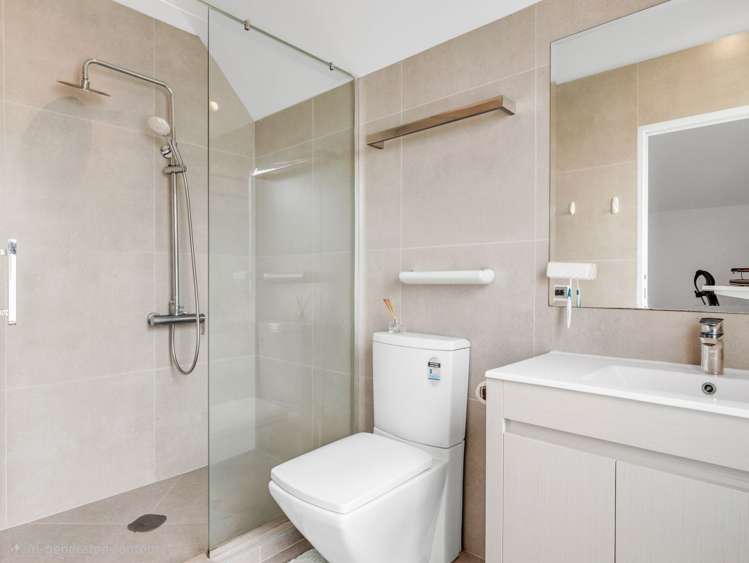 6 Manahau Lane Flat Bush_19