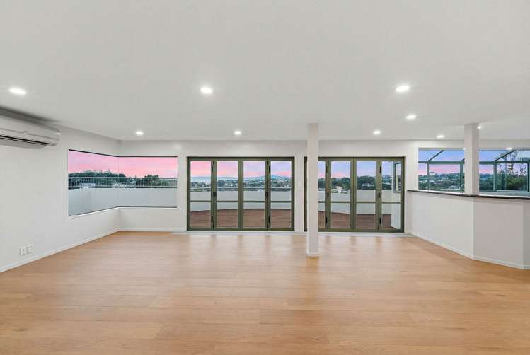 825 East Coast Road Browns Bay_56