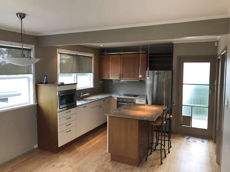 16 James Scott Place Te Atatu South_5