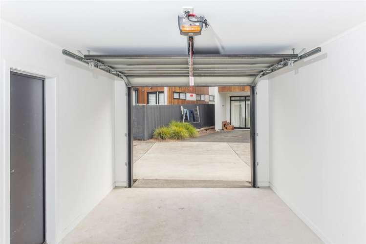 14 Alexander Willis Crescent Hobsonville_21