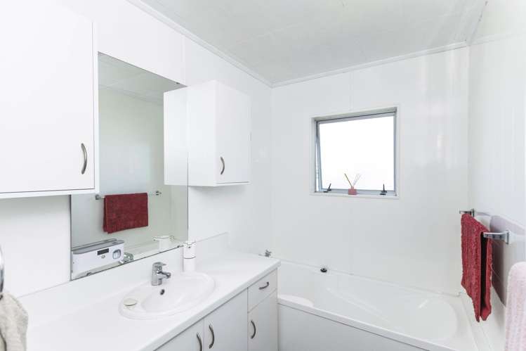 22 Pine Street Mangapapa_17