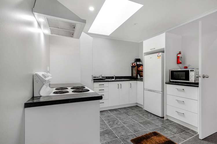 6/17 Wellington Street Hamilton East_2