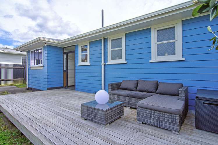 14 William Benton Street Featherston_17