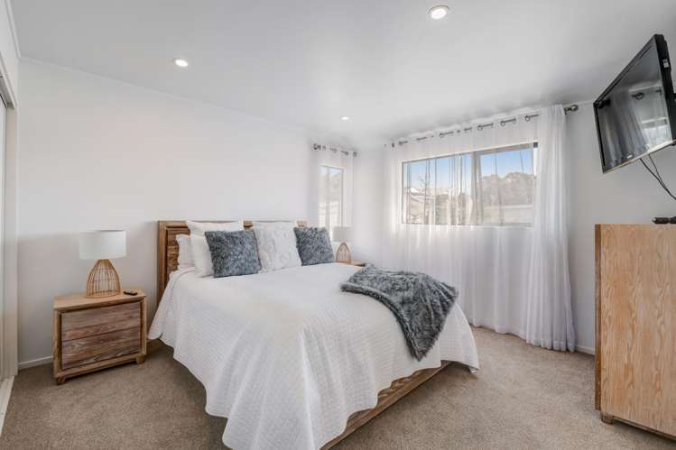 2/12 Sundown Avenue Manly_14