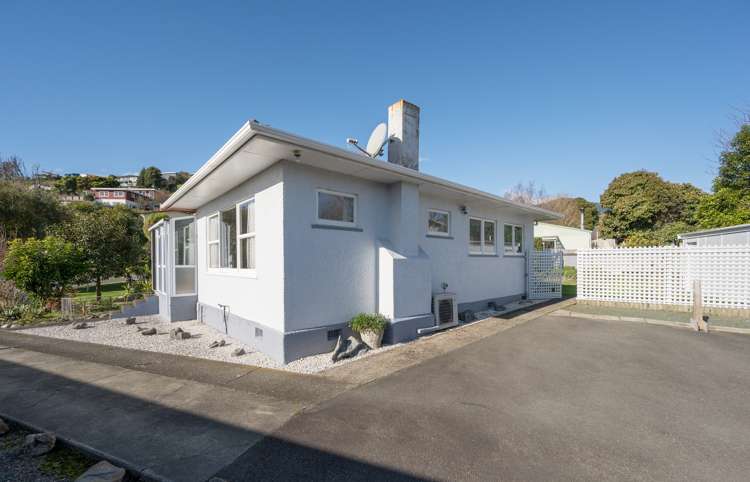 2/10 Matangi Street Stoke_16