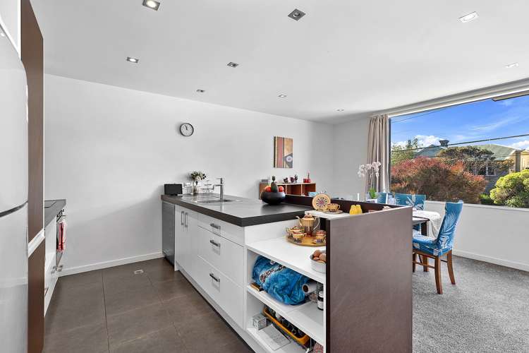 2/120 Rintoul Street Newtown_5