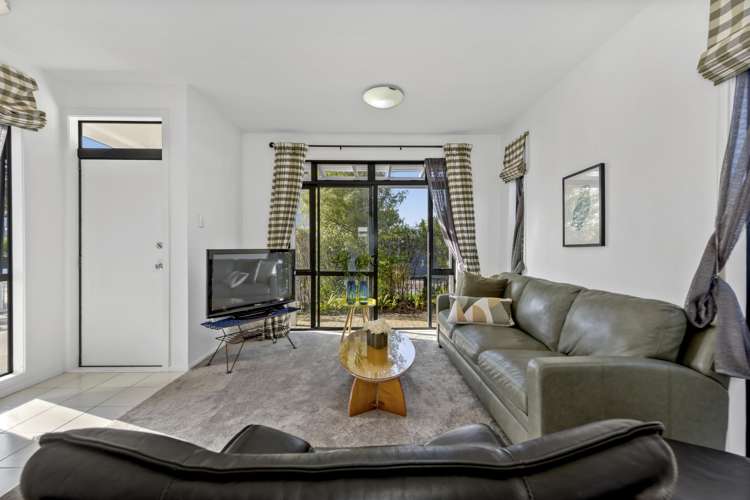 6/2 Armoy Drive East Tamaki_7