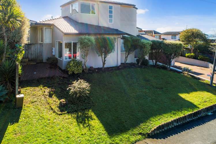 6 Beach Road Mellons Bay_14