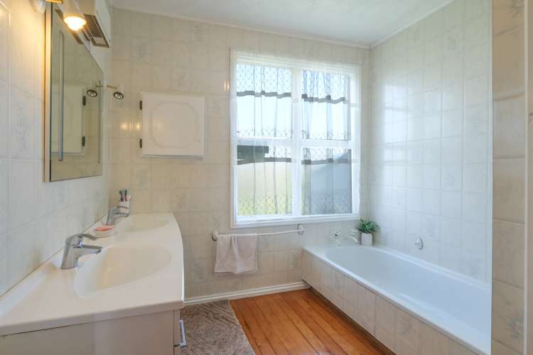 35 Kendrick Place Blockhouse Bay_11