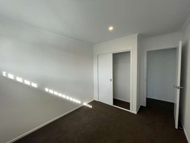 2/4 Barnard Pl Manurewa_4