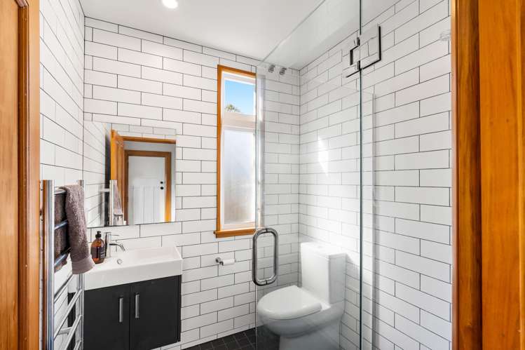 16 Brewster Street Bluff Hill_11