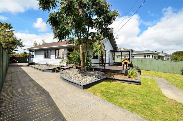 307 Royal Road Massey_1