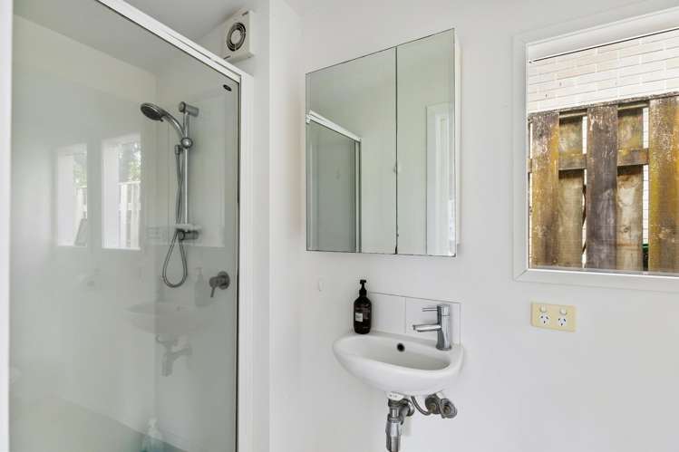 46 Smale Street Point Chevalier_30