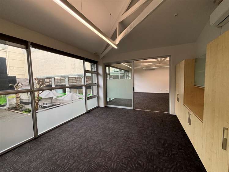 160 Broadway Newmarket_1