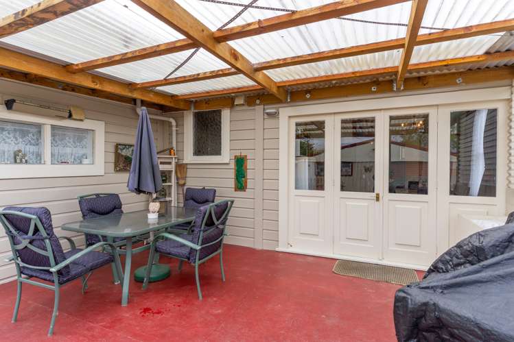 168 High Street South Carterton_12