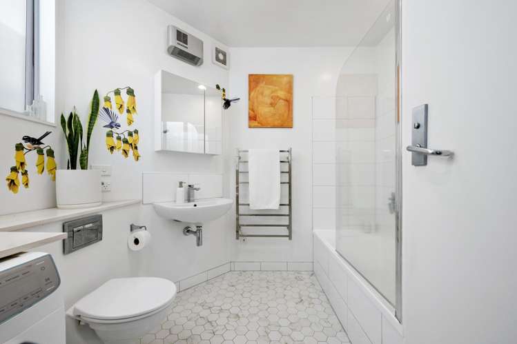 709 Marine Drive Eastbourne_18