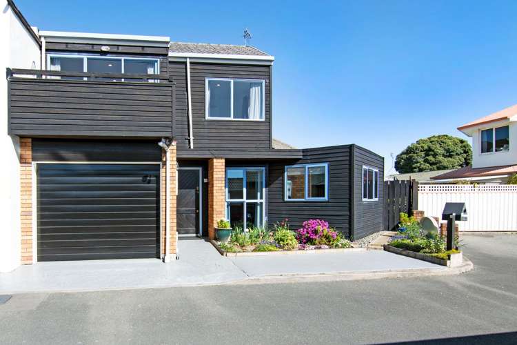 11 Highgrove Way The Wood_1