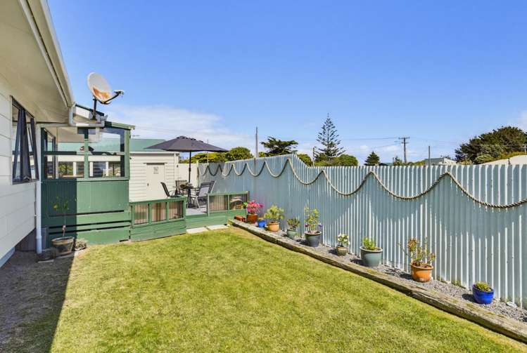 15 Muaupoko Street Hokio Beach_33