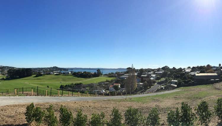 16 Waititiro Rise Stanmore Bay_7