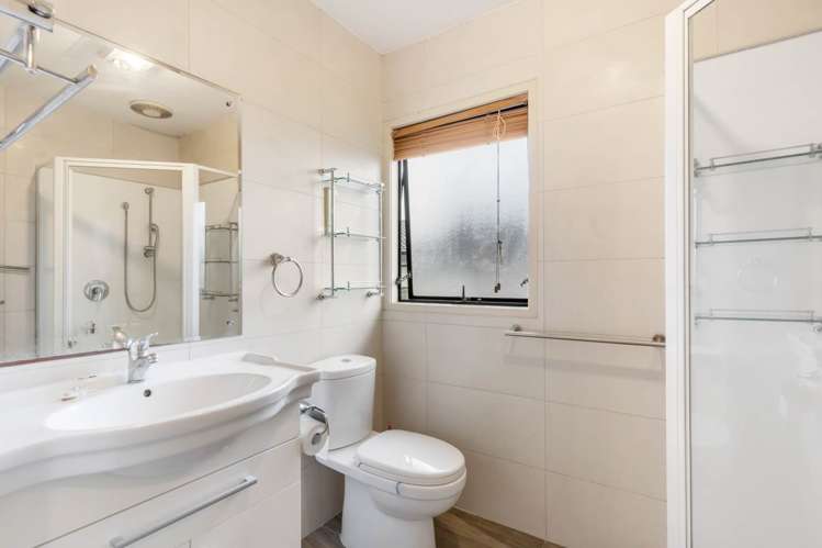 32 Aviemore Drive Highland Park_12