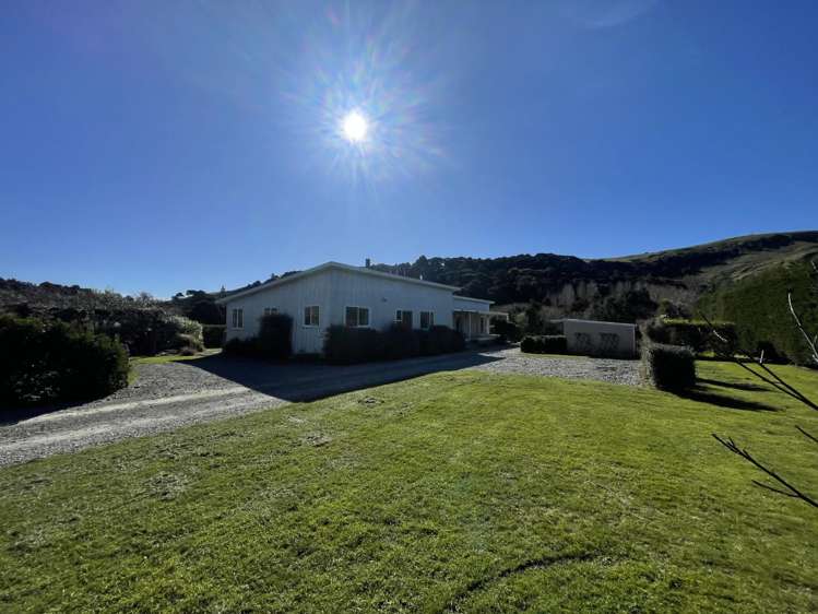 1127 Hinakura Road_0