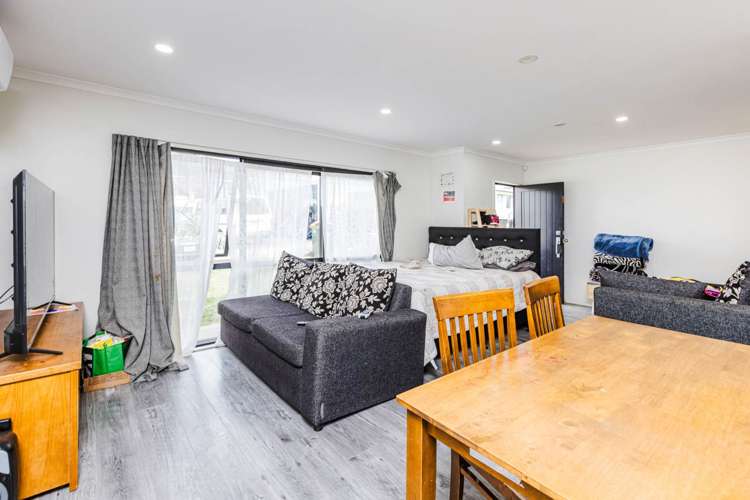 447 Massey Road Mangere East_6