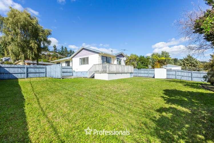 1 Monarch Grove Maoribank_21