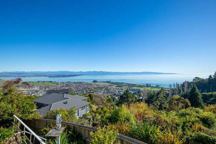 328 Princes Drive Britannia Heights_1