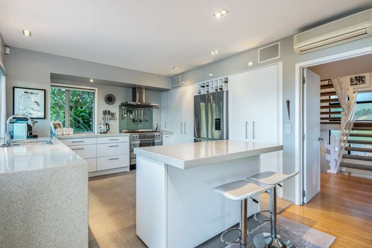 12 Whitby Crescent Mairangi Bay_14